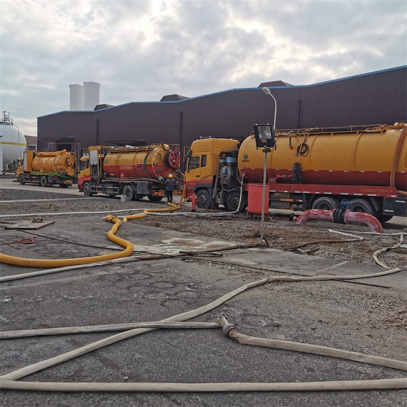 凤城污水池清理